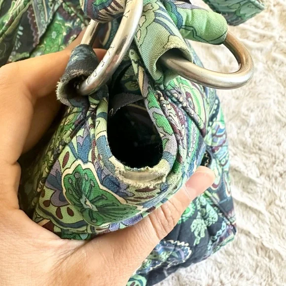 VERA BRADLEY BAG. - Picture 7 of 10